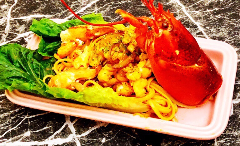 新鮮波士頓龍蝦配自製龍蝦汁