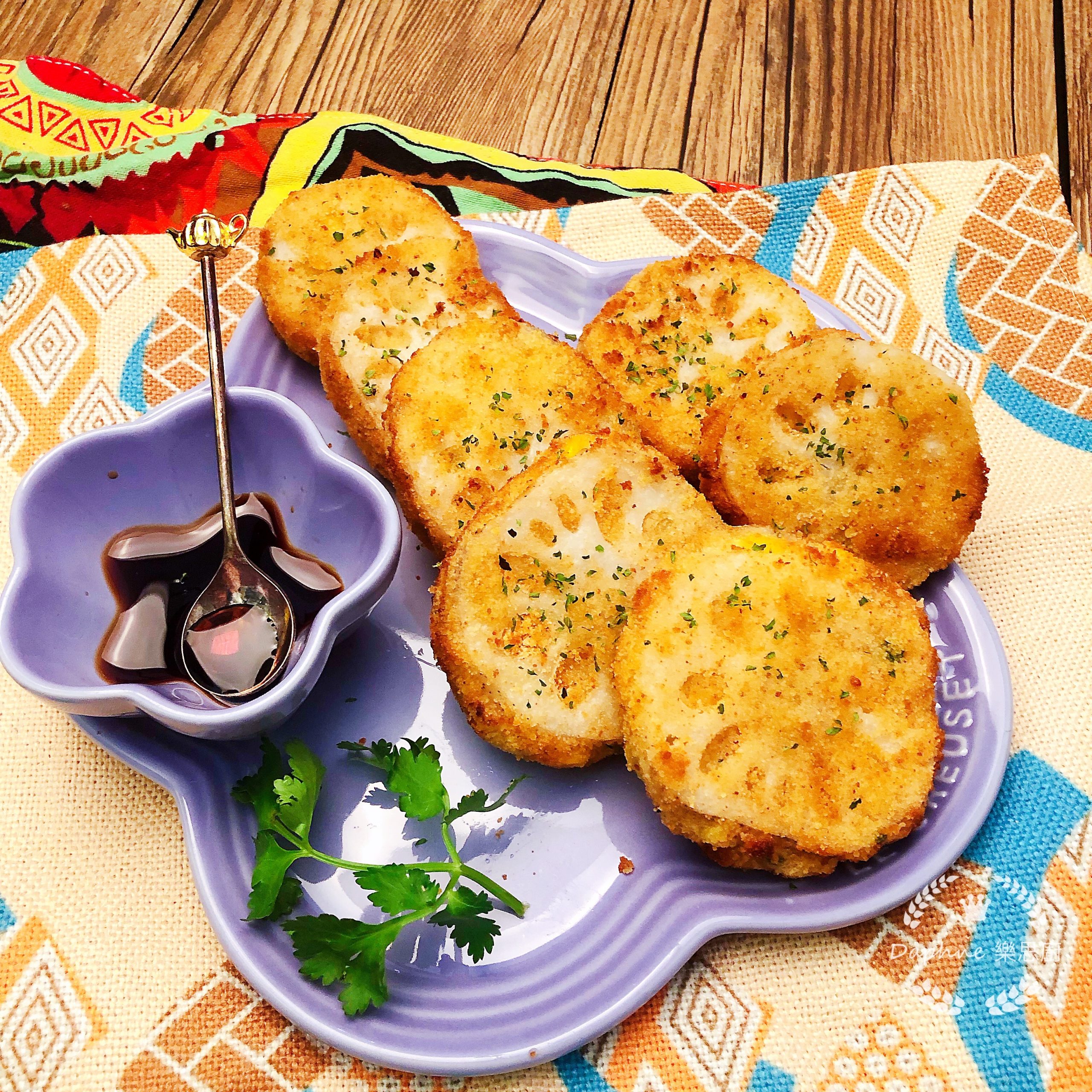 鮮味滿瀉蝦膠蓮藕餅