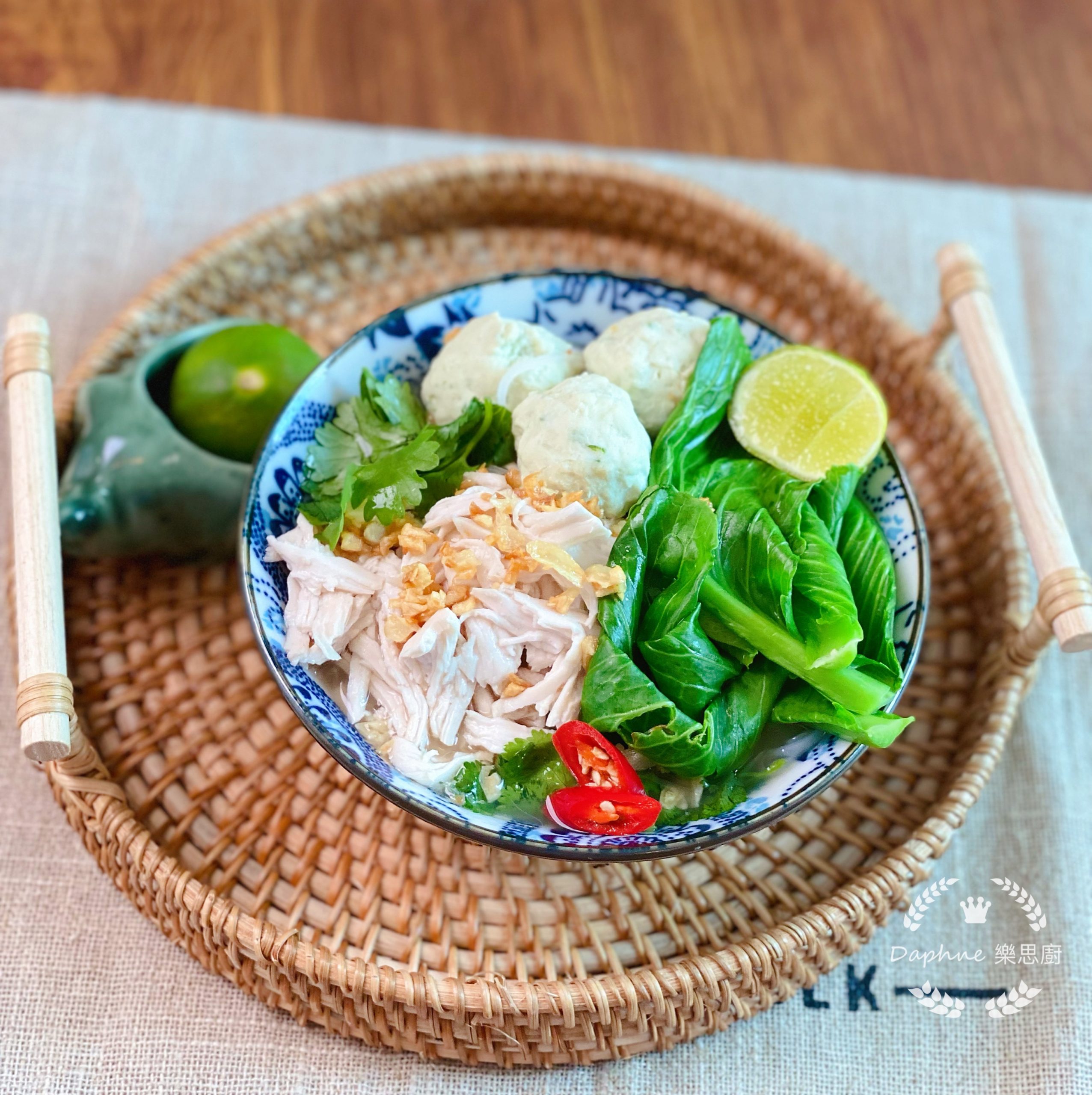 泰式手打雞肉丸湯金邊粉