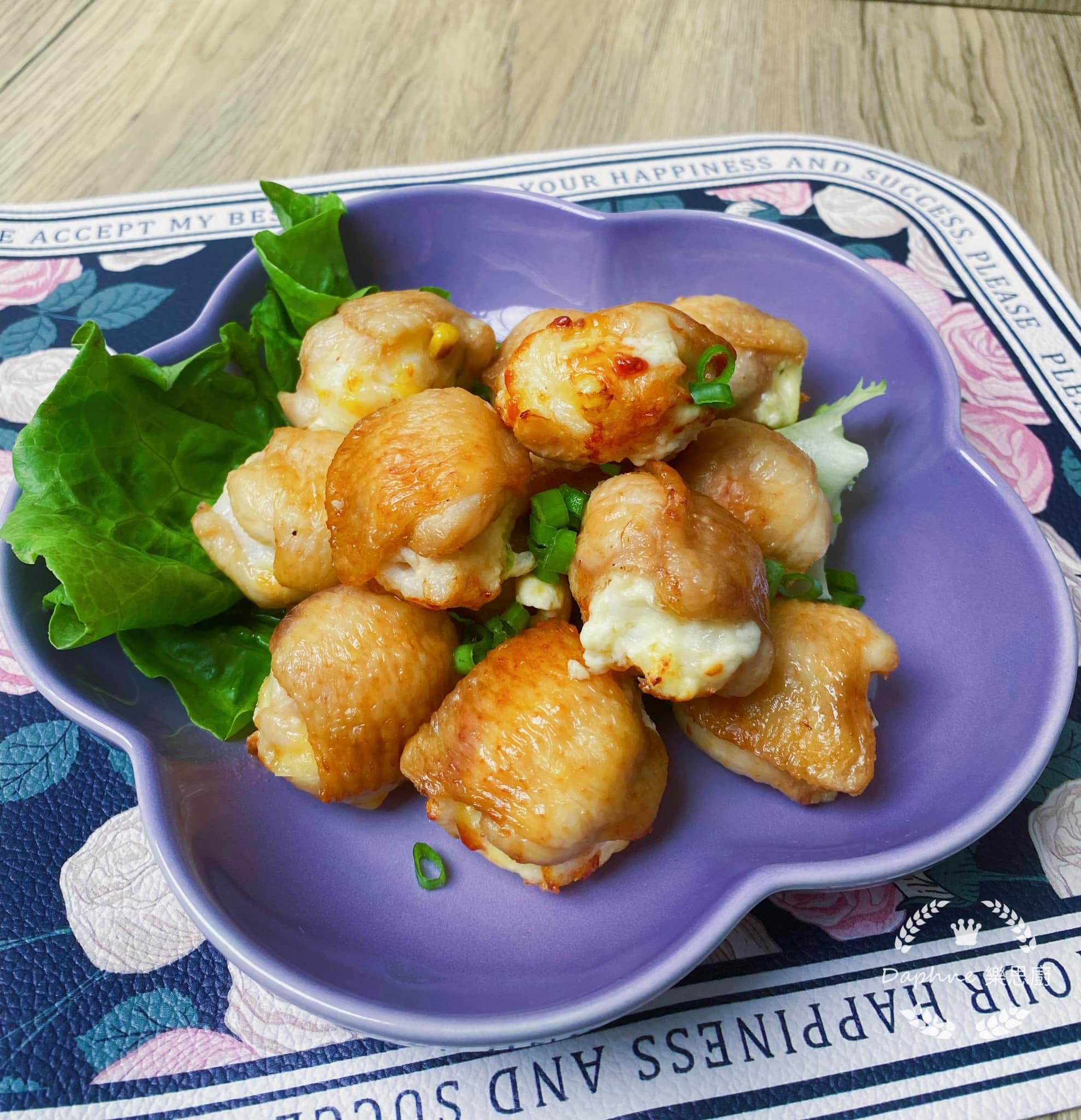 新鮮墨魚膠芝士釀雞翼